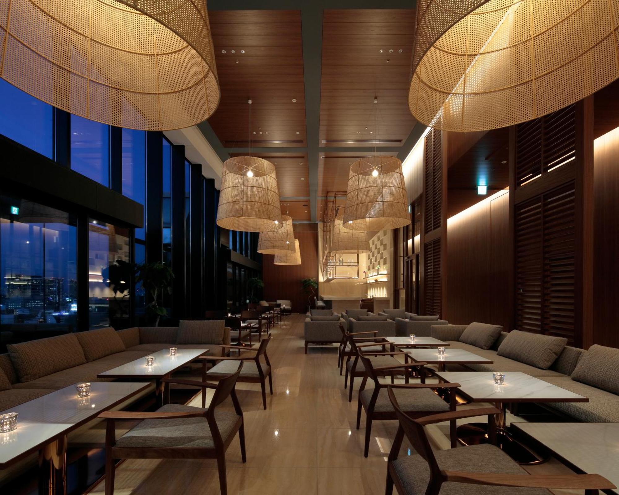 Candeo Hotels Osaka The Tower Экстерьер фото The lounge at the airport