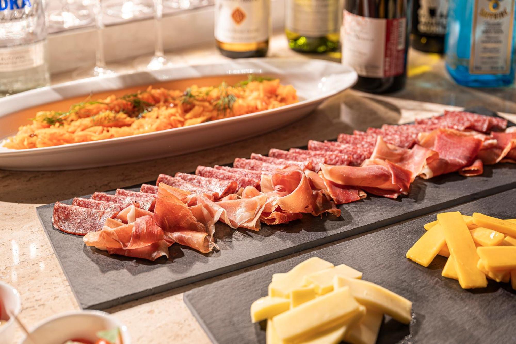 Candeo Hotels Osaka The Tower Экстерьер фото Salami and cheese